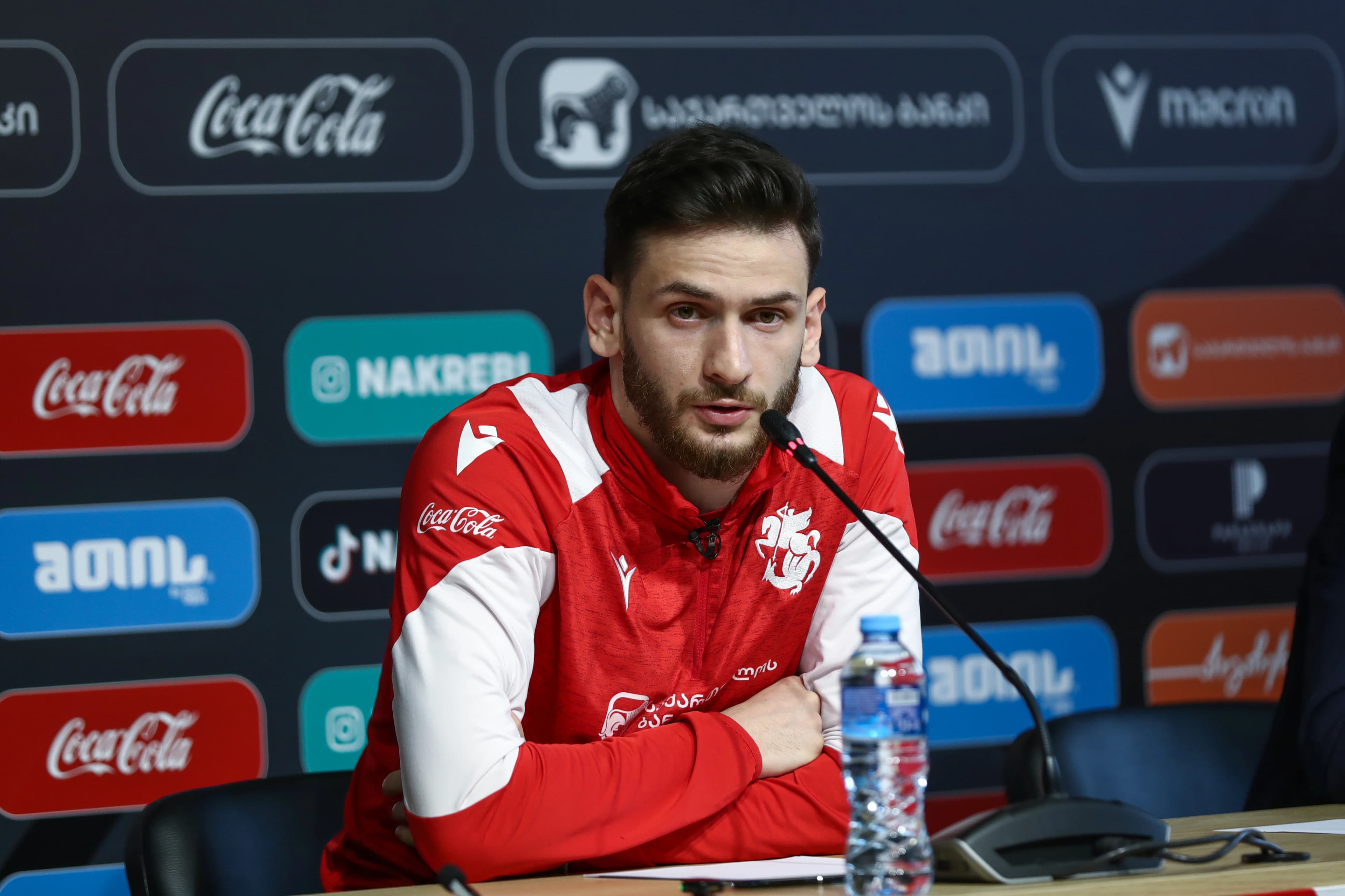 "გავაკეთებ ყველაფერს, რომ თითოეული ფეხბურთელისთვის მაგალითი ვიყო", - კვარას პრესკონფერენცია
