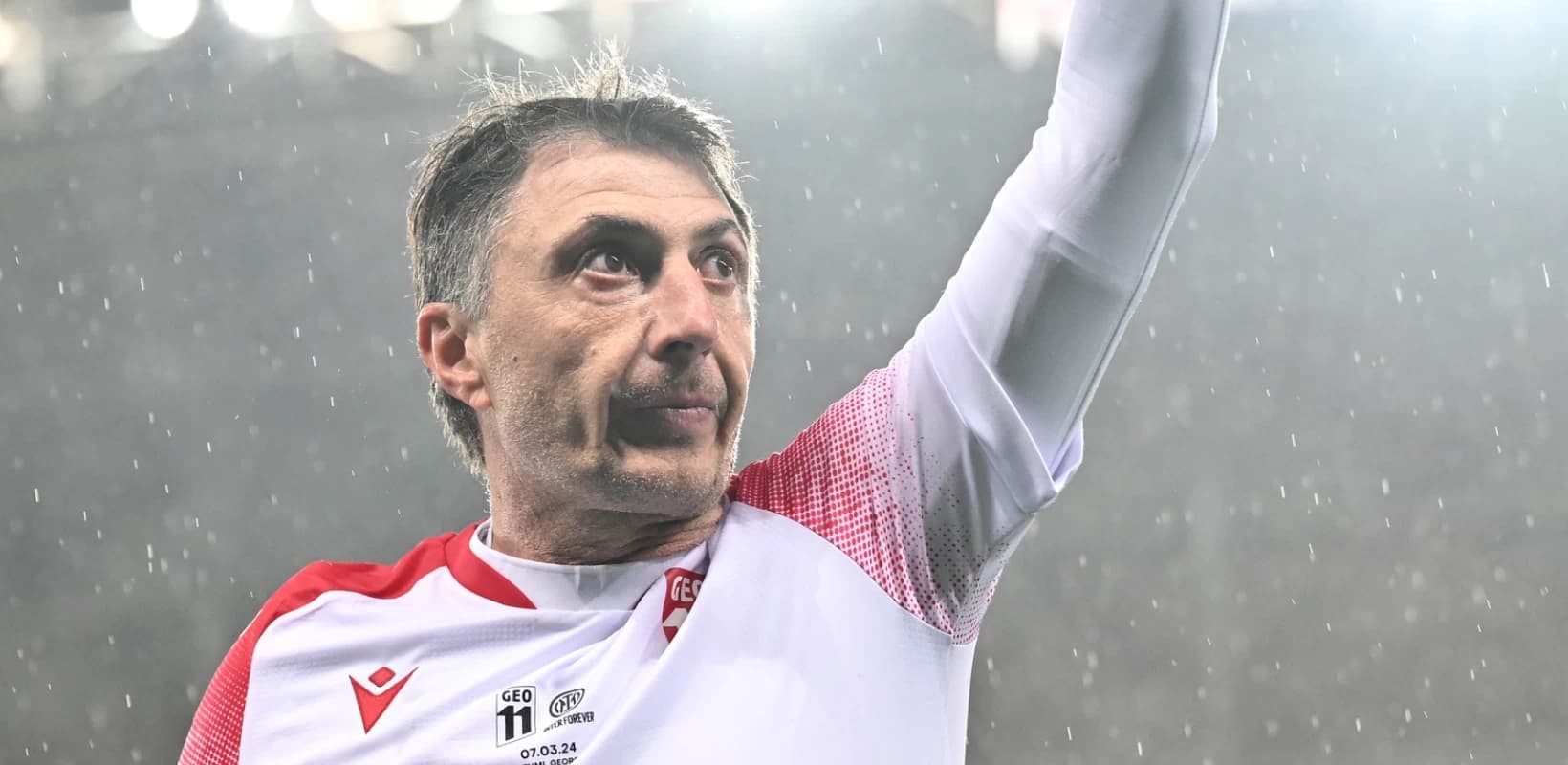 "ბევრჯერ გაგვხარებია, მაგრამ ის, რაც ნაკრებმა გვაჩუქა, ვერაფერს შევადარებ", - შოთა არველაძე საქართველოს წარმატებაზე