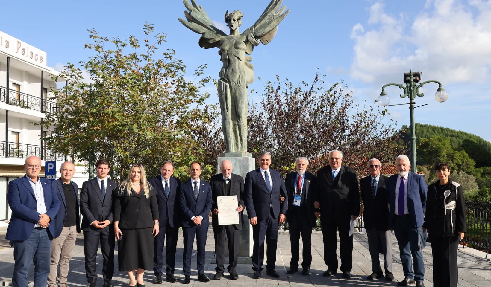 ქართველ მოქანდაკეს, გიორგი შხვაცაბაიას ანტიკური ოლიმპიის საპატიო მოქალაქის სიგელი გადაეცა