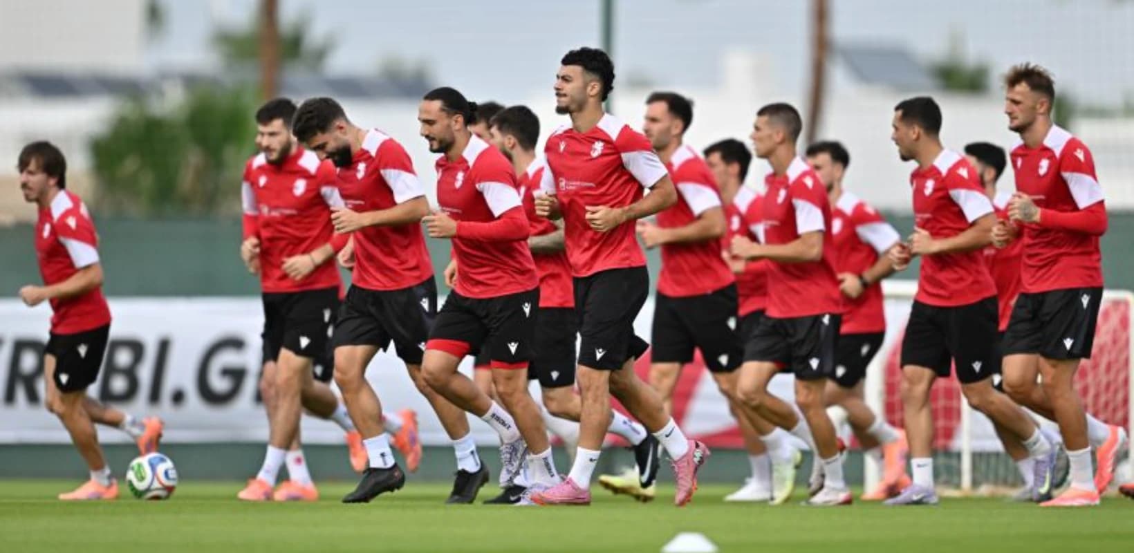 "ჩვენი საუკეთესო თამაში უნდა ვაჩვენოთ", - ნაკრები სრული შემადგენლობით შეიკრიბა