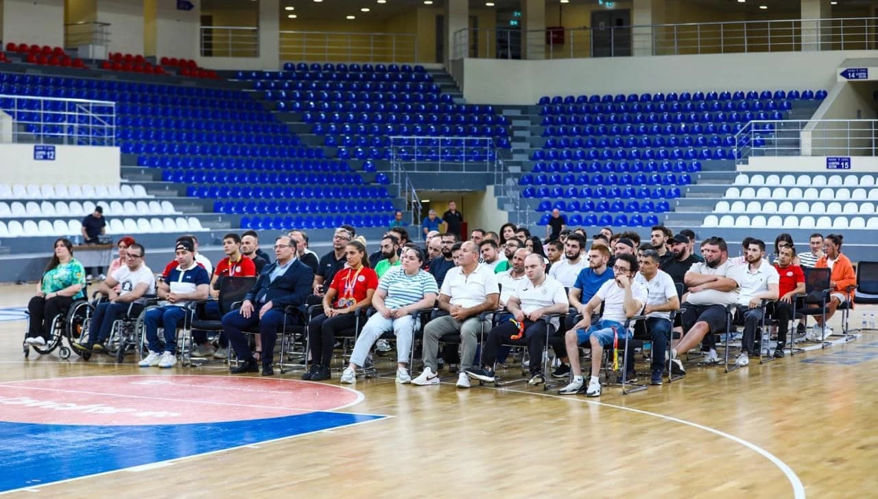მკლავჭიდელებსა და პარამკლავჭიდელებს საქართველოს მთავრობა პრემიებს გადასცემს