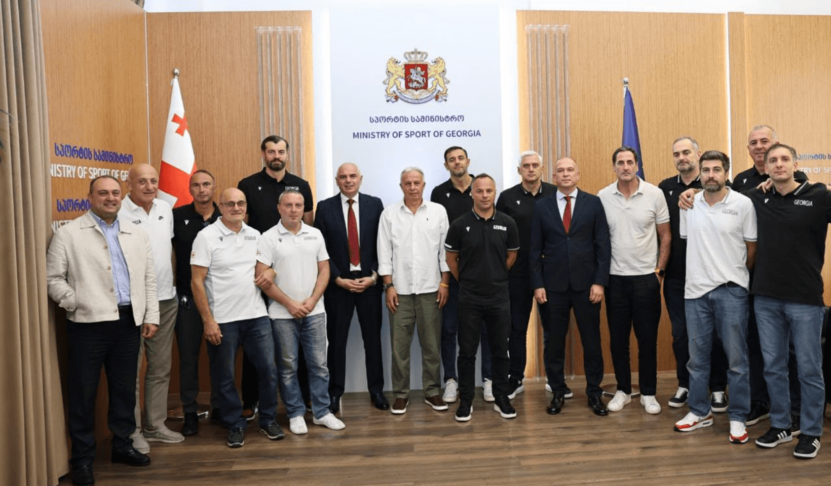 სპორტის მინისტრმა საქართველოს ვეტერან კალათბურთელთა ნაკრებს ევროპის ჩემპიონატზე მიღწეული წარმატება მიულოცა